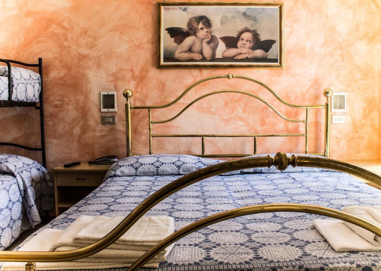 Hotel Carillon Белларія-Іджеа-Марина Екстер'єр фото