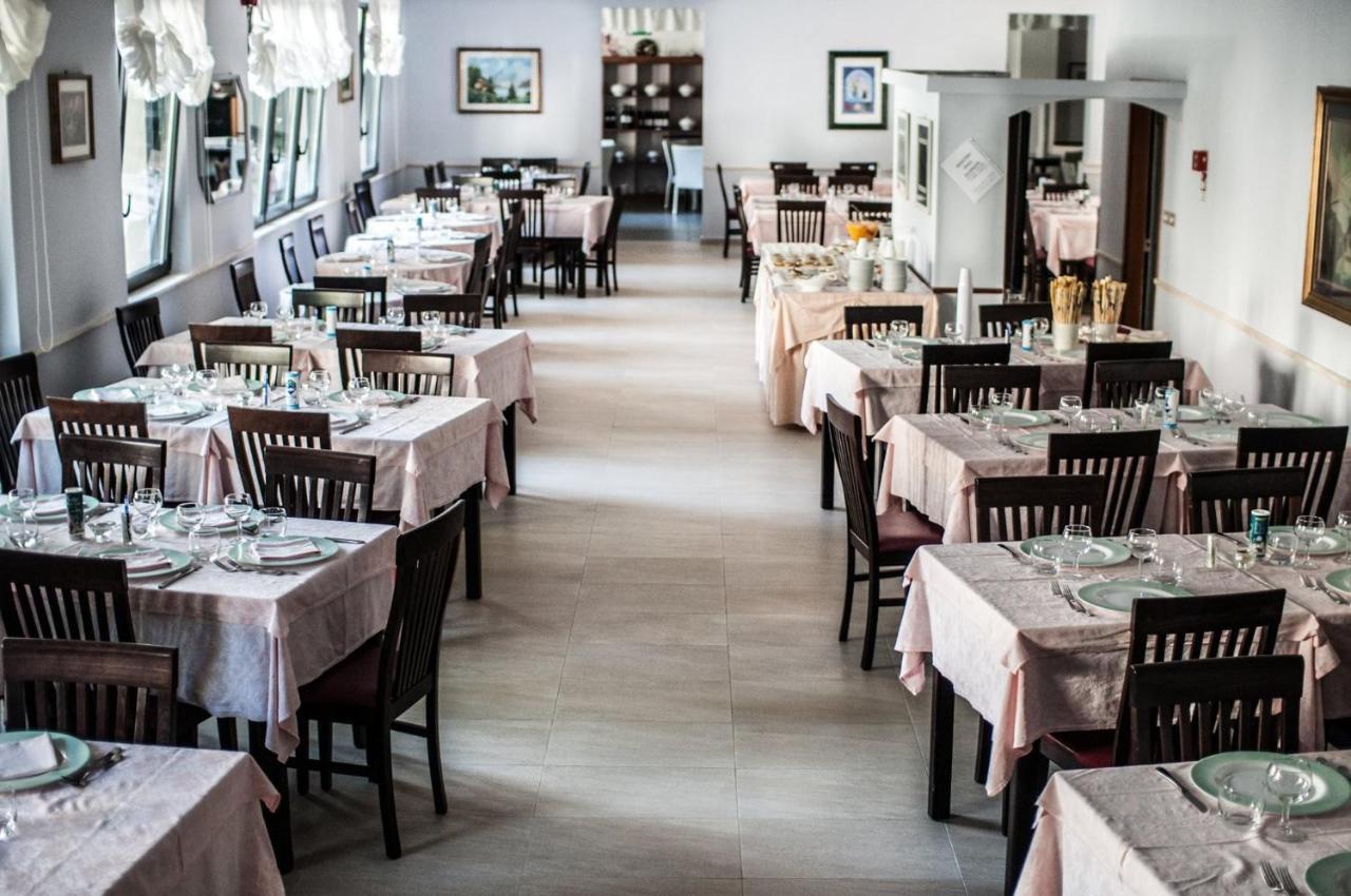Hotel Carillon Белларія-Іджеа-Марина Екстер'єр фото