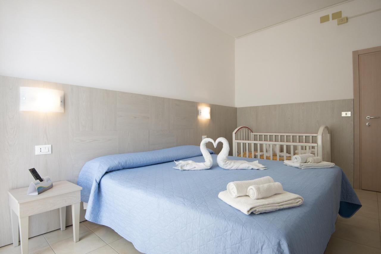 Hotel Carillon Белларія-Іджеа-Марина Екстер'єр фото